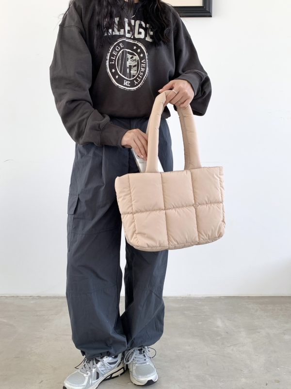 Large Capacity Plaid One-shoulder Portable Commuter Hand-carrying Bag - Image 9