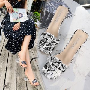 Versatile and fashionable large sandals