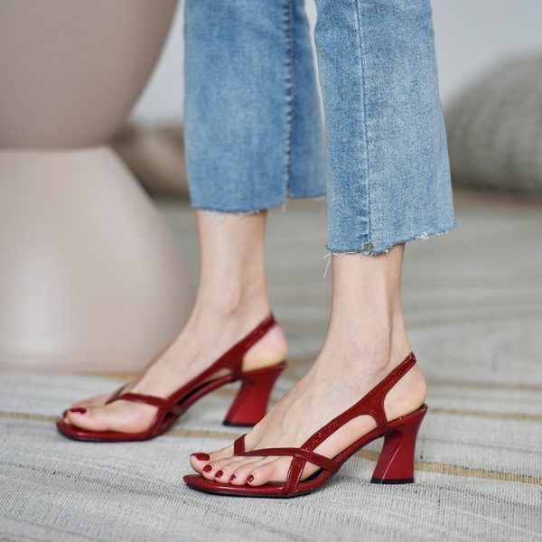 Woman with thick heel and high heel and toe sandals - Image 5