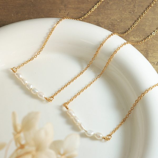 Fleur Freshwater Pearl Gold Necklace - Image 5