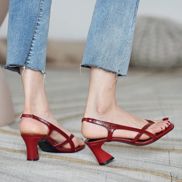 Woman with thick heel and high heel and toe sandals - Image 3