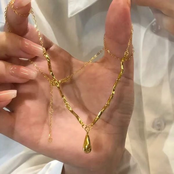 Irregular Corrugated Water Drop Necklace For Women - Image 4