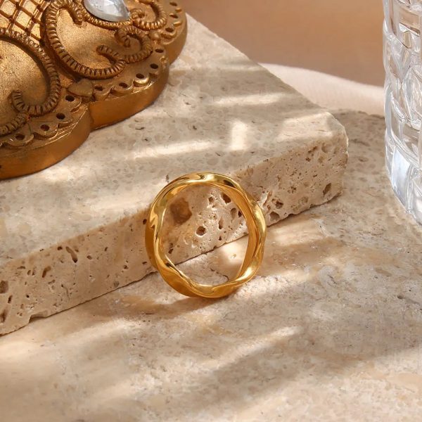 Special Interest Light Luxury Temperament Ring Ornament - Image 8