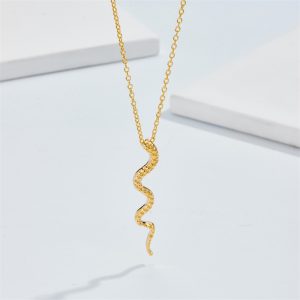 Female Creative Versatile Serpentine Pendant Necklace