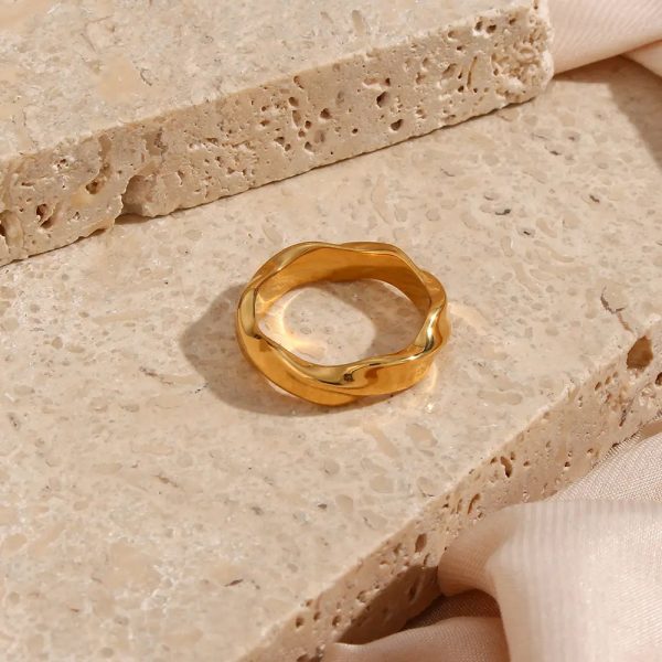 Special Interest Light Luxury Temperament Ring Ornament - Image 9