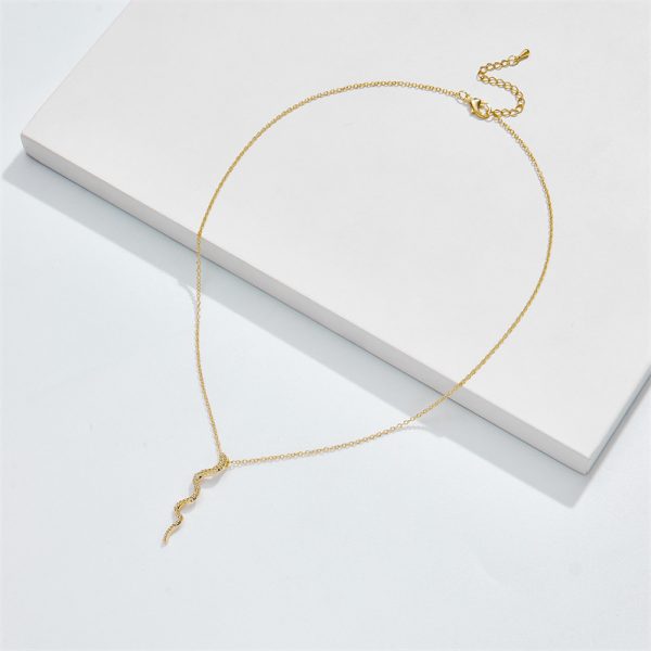 Female Creative Versatile Serpentine Pendant Necklace - Image 5