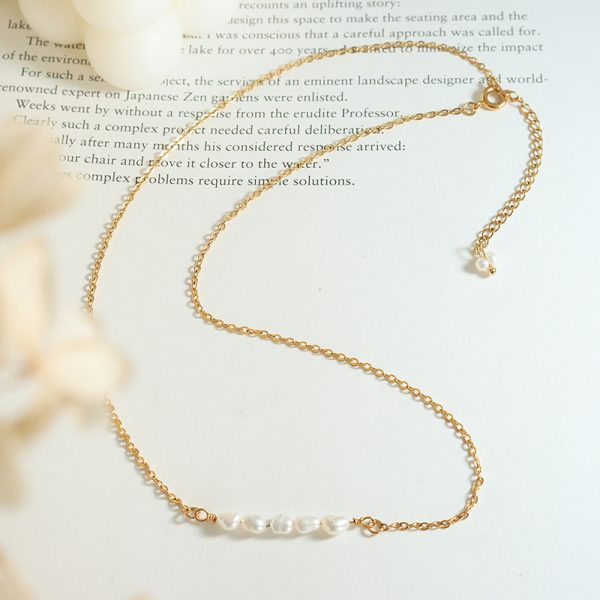 Fleur Freshwater Pearl Gold Necklace - Image 4