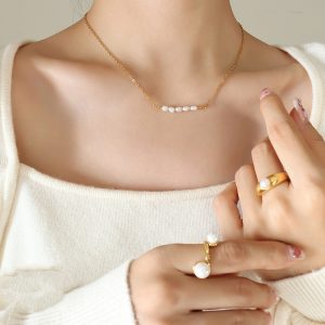 Fleur Freshwater Pearl Gold Necklace